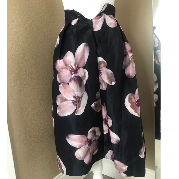 High waisted floral print skirt - Picture 2 of 3